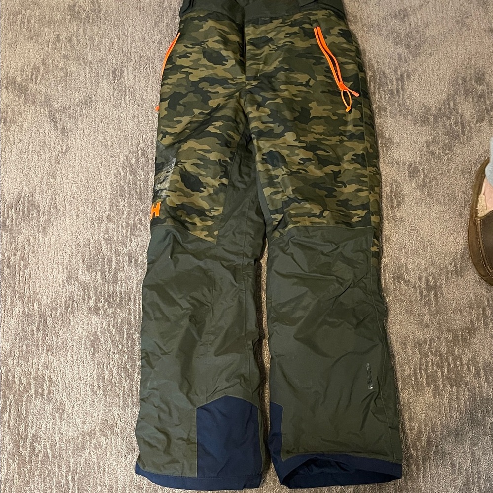 Helly Hansen Men's Green Camouflage Cargo Ski Pants